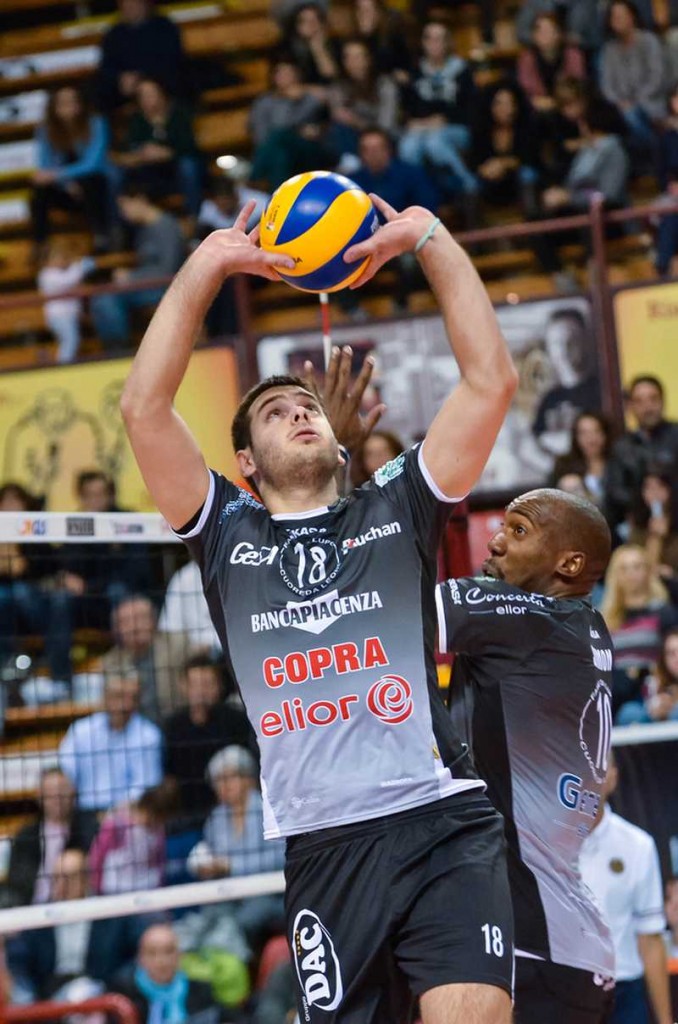 De Cecco è ufficialmente il nuovo palleggiatore della Sir Safety Perugia 2014/2015