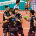 De Cecco festeggiato dai compagni