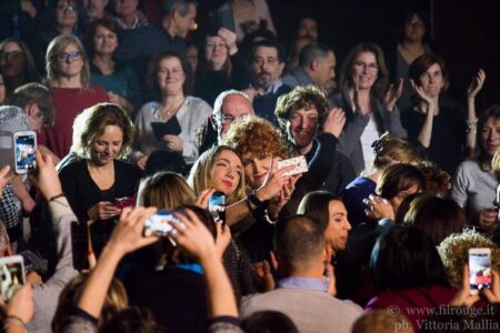 Fiorella Mannoia: Combattente tour esalta il pubblico di Assisi