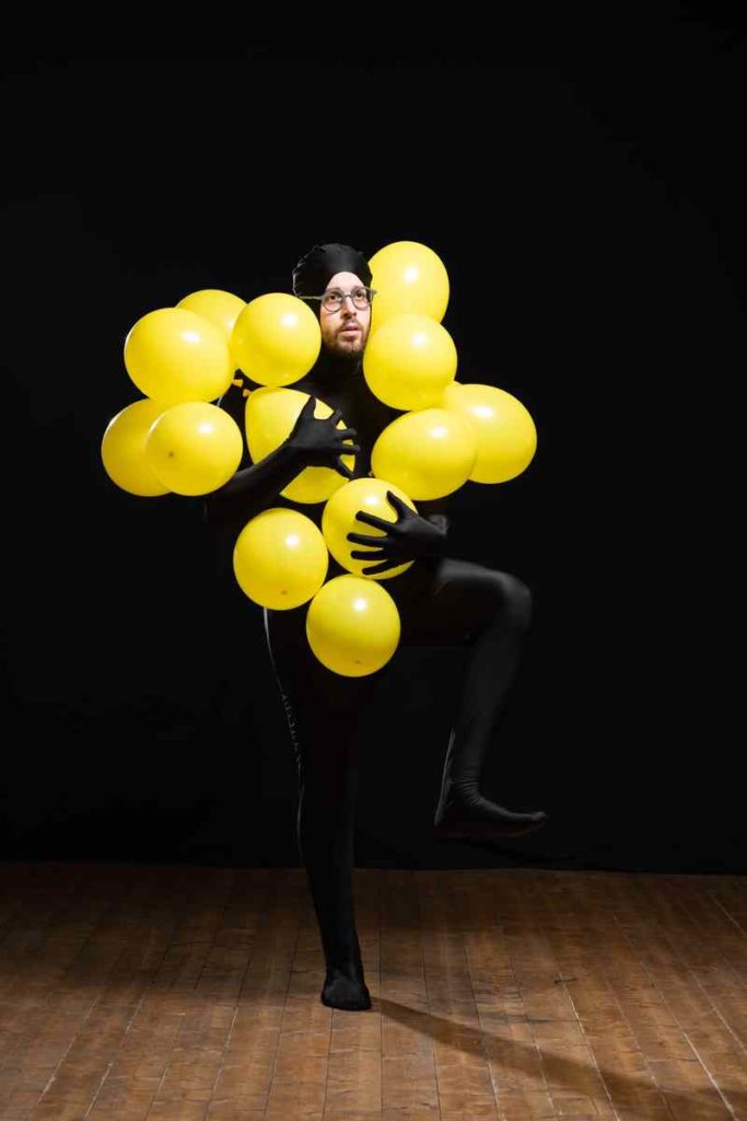 L’uomo Palloncino con Tomas Leardini debutta a Milano a Campo Teatrale