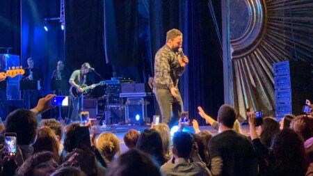 Tiromancino: immagini che lasciano il segno al Teatro Lyrick di Assisi