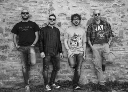 ON A KNIFE EDGE, esce il 18 maggio il nuovo disco dei MEGAPHON