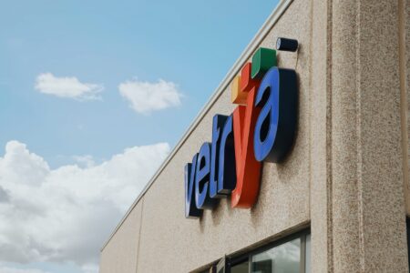 Vetrya: è made in Umbria l’app per tracciare la diffusione del Covid-19 Logo Vetrya